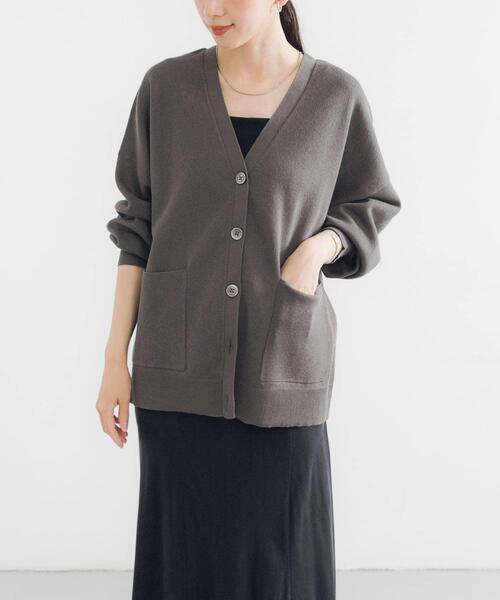 URBAN RESEARCH（アーバンリサーチ）の「Vネックルーズカーディガン（カーディガン/ボレロ・レディース・チャコールグレー/ベージュ/グリーン系その他・FREE）」の10枚目の写真