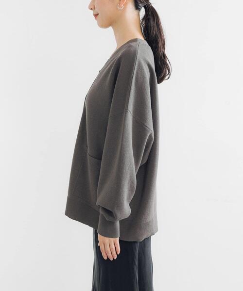 URBAN RESEARCH（アーバンリサーチ）の「Vネックルーズカーディガン（カーディガン/ボレロ・レディース・チャコールグレー/ベージュ/グリーン系その他・FREE）」の14枚目の写真