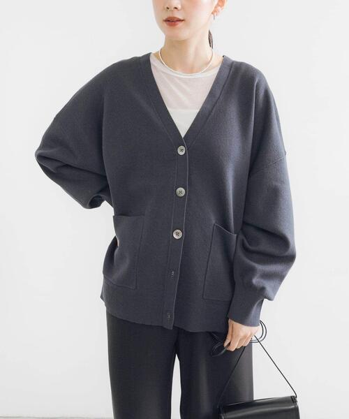 URBAN RESEARCH（アーバンリサーチ）の「Vネックルーズカーディガン（カーディガン/ボレロ・レディース・チャコールグレー/ベージュ/グリーン系その他・FREE）」の18枚目の写真