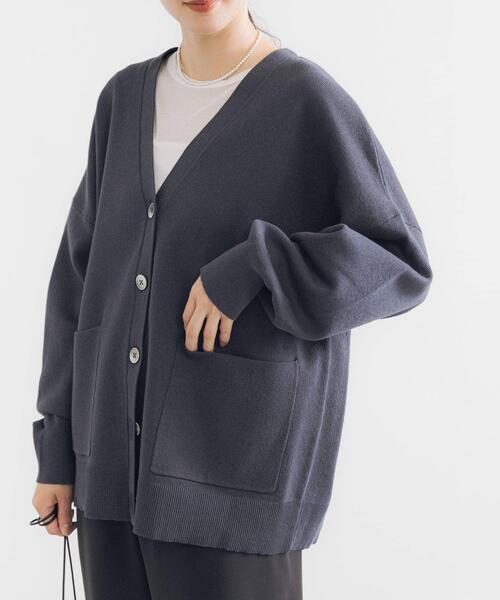 URBAN RESEARCH（アーバンリサーチ）の「Vネックルーズカーディガン（カーディガン/ボレロ・レディース・チャコールグレー/ベージュ/グリーン系その他・FREE）」の19枚目の写真