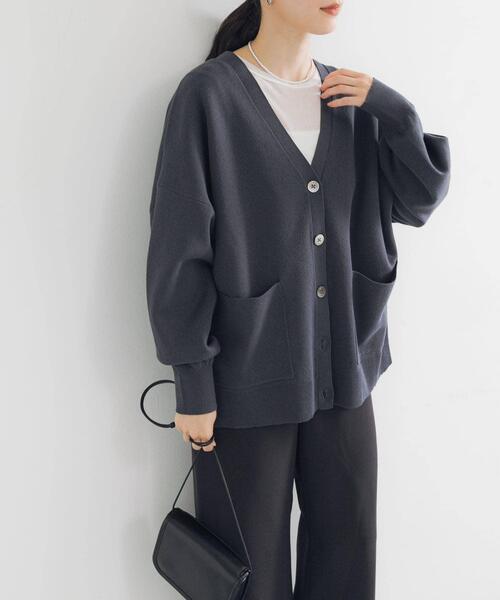 URBAN RESEARCH（アーバンリサーチ）の「Vネックルーズカーディガン（カーディガン/ボレロ・レディース・チャコールグレー/ベージュ/グリーン系その他・FREE）」の22枚目の写真