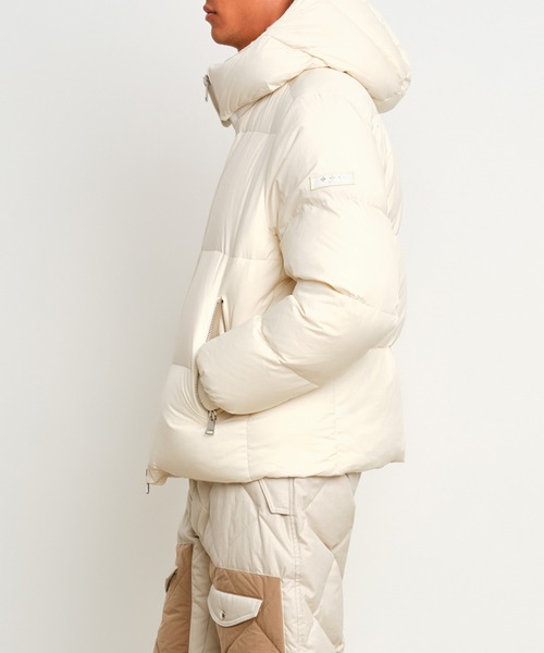 TATRAS(タトラス)の「TATRAS(タトラス) GRAMI グラミ(ダウンジャケット/コート・メンズ・アイボリー/ブラック/ネイビー/ブラウン/カーキ・1/4/3/2)」の6枚目の写真