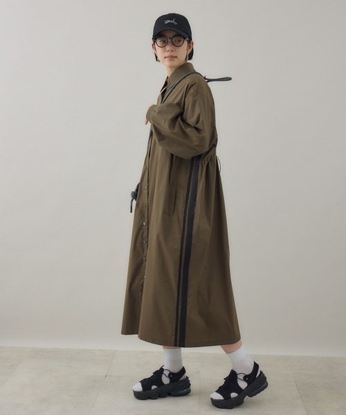 Paradise Picnic(パラダイスピクニック)の「Dignite Collier サイドラインワンピ(シャツワンピース・レディース・カーキ/ブラック/グレイッシュベージュ・FREE)」の6枚目の写真
