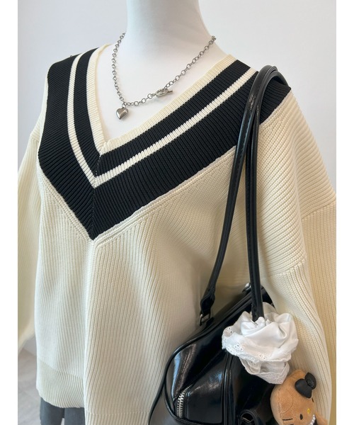 CHARME BY MICOLA(シャルムバイミコラ)の「ワンホン×レトロなデザイン♪ゆったりチルデンもちもちニット(ニット/セーター・レディース・アイボリー/チャコールグレー・FREE)」の8枚目の写真