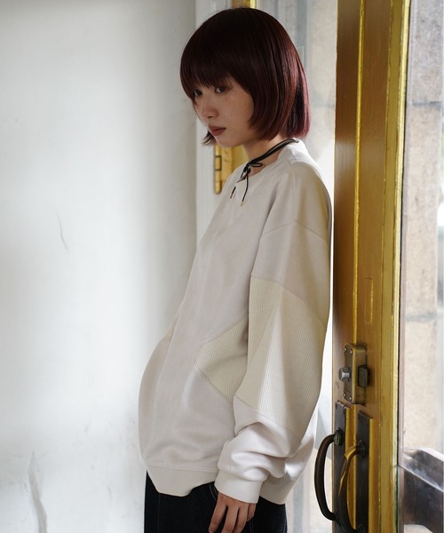 ATELANE(アテレーン)の「ATELANE / スウェードポンチ/カットコーデュロイ/スウィッチクルーネック(Tシャツ/カットソー・メンズ・ブラック/アイボリー・LARGE/MEDIUM)」の1枚目の写真