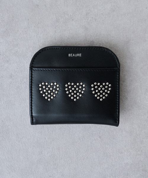 ♥新品未使用！BEAURE ハートスタッズ付2つ折り財布 Beaure - ♥新品未使用！BEAURE ハートスタッズ付2つ折り財布の通販 by