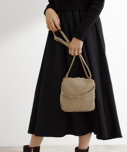 grove(グローブ)の「スクエアハトメダブルショルダー(ショルダーバッグ・レディース・オリーブ/ライトベージュ/ブルー系その他・00)」の2枚目の写真