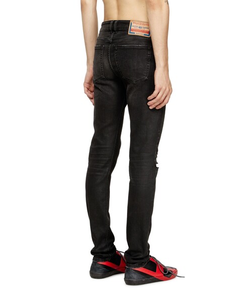 DIESEL(ディーゼル)の「メンズ デニムパンツ SKINNY 1979 SLEENKER L.30(デニムパンツ・メンズ・ブラック・28inch/26inch/32inch/30inch/36inch/34inch)」の2枚目の写真