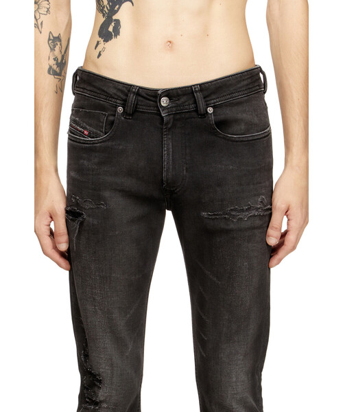 DIESEL(ディーゼル)の「メンズ デニムパンツ SKINNY 1979 SLEENKER L.30(デニムパンツ・メンズ・ブラック・28inch/26inch/32inch/30inch/36inch/34inch)」の3枚目の写真