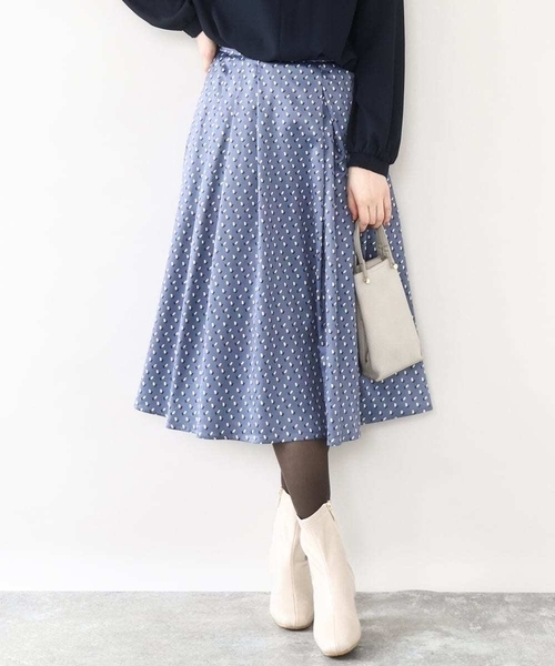 OFUON le MK（オフオンルエムケー）の「【2025AW】幾何柄タックフレアースカート/洗える（スカート・レディース・ブルー/ネイビー・40/38/36）」の2枚目の写真