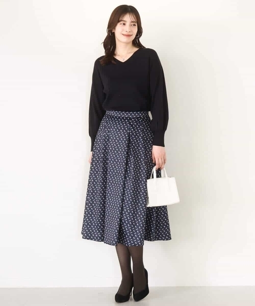 OFUON le MK（オフオンルエムケー）の「【2025AW】幾何柄タックフレアースカート/洗える（スカート・レディース・ブルー/ネイビー・40/38/36）」の5枚目の写真