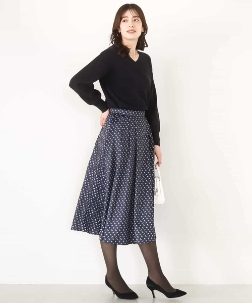 OFUON le MK（オフオンルエムケー）の「【2025AW】幾何柄タックフレアースカート/洗える（スカート・レディース・ブルー/ネイビー・40/38/36）」の6枚目の写真