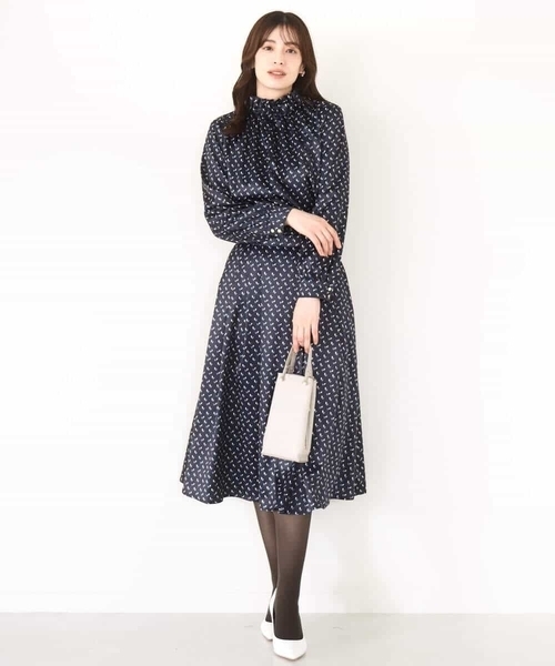 OFUON le MK（オフオンルエムケー）の「【2025AW】幾何柄タックフレアースカート/洗える（スカート・レディース・ブルー/ネイビー・40/38/36）」の3枚目の写真