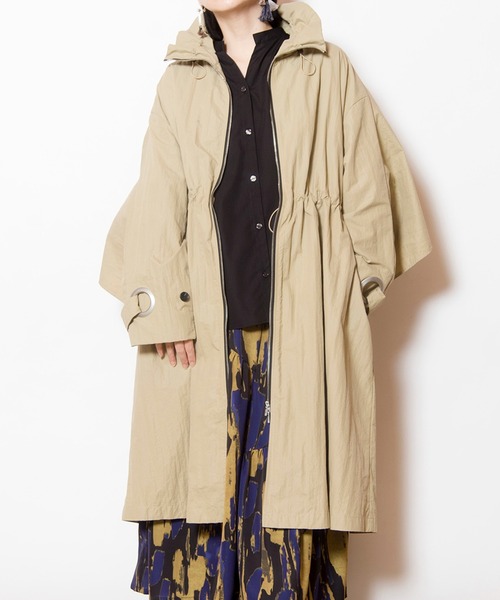 OSMOSIS（オズモーシス）の「バックフレアーライトコート（その他アウター・レディース・カーキ/ブラック/ベージュ・ONE SIZE）」の2枚目の写真