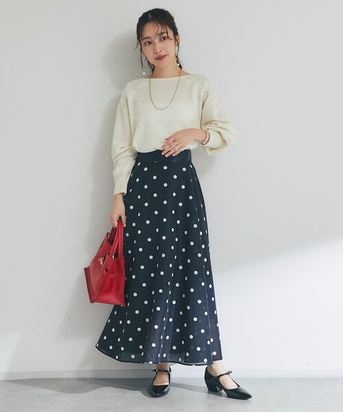 La boutique BonBon（ラブティックボンボン）の「【今すぐお届け！最強愛されニット】お花刺繍クロップドニット（ニット/セーター・レディース・グレー/オフホワイト/サックスブルー/ブラック・FREE）」の12枚目の写真