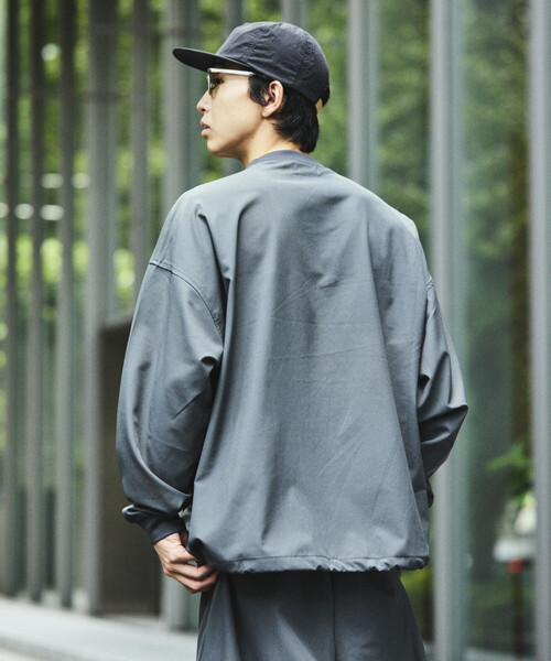 FREAK'S STORE(フリークスストア)の「限定展開 ALL WEATHER ACTIVE WEAR/オールウェザーアクティブウェア リラックスフィット パッカブルセットアップ/クルーネックPO/パンツ(その他トップス・メンズ・ブラック/チャコールグレー/ネイビー/グレイッシュベージュ・SMALL/MEDIUM/LARGE)」の5枚目の写真