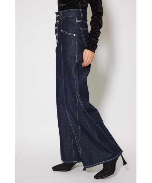 rienda（リエンダ）の「フロントボタンデザインハイウエストデニムパンツ 秋服　冬服（デニムパンツ・レディース・ダークブルー/ライトブルー・MEDIUM/SMALL/X-SMALL）」の8枚目の写真