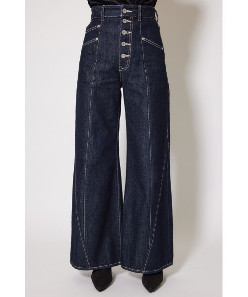 rienda（リエンダ）の「フロントボタンデザインハイウエストデニムパンツ 秋服　冬服（デニムパンツ・レディース・ダークブルー/ライトブルー・MEDIUM/SMALL/X-SMALL）」の10枚目の写真