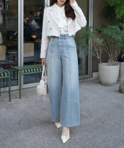 rienda（リエンダ）の「フロントボタンデザインハイウエストデニムパンツ 秋服　冬服（デニムパンツ・レディース・ダークブルー/ライトブルー・MEDIUM/SMALL/X-SMALL）」の5枚目の写真