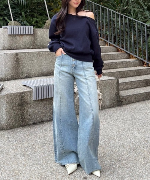 rienda（リエンダ）の「フロントボタンデザインハイウエストデニムパンツ 秋服　冬服（デニムパンツ・レディース・ダークブルー/ライトブルー・MEDIUM/SMALL/X-SMALL）」の3枚目の写真