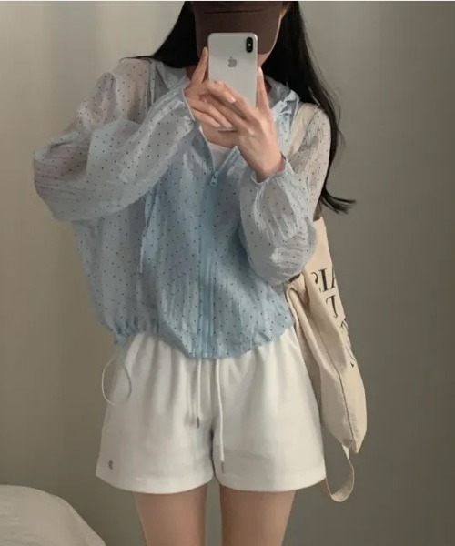 Vipoa(ヴィポア)の「dot zip hoodie(ブルゾン・レディース・ホワイト/ブルー・FREE)」の16枚目の写真