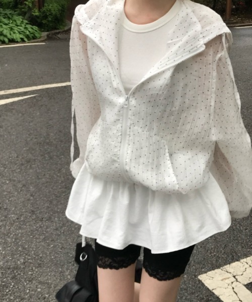 Vipoa(ヴィポア)の「dot zip hoodie(ブルゾン・レディース・ホワイト/ブルー・FREE)」の7枚目の写真