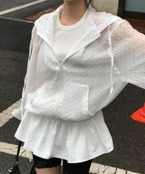 Vipoa(ヴィポア)の「dot zip hoodie(ブルゾン・レディース・ホワイト/ブルー・FREE)」の11枚目の写真