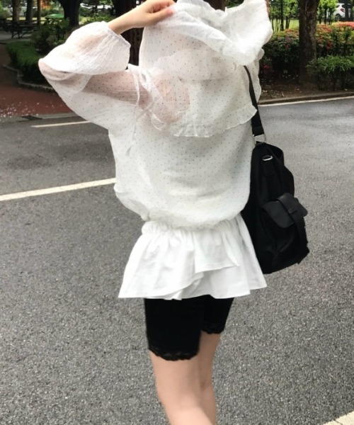 Vipoa(ヴィポア)の「dot zip hoodie(ブルゾン・レディース・ホワイト/ブルー・FREE)」の13枚目の写真