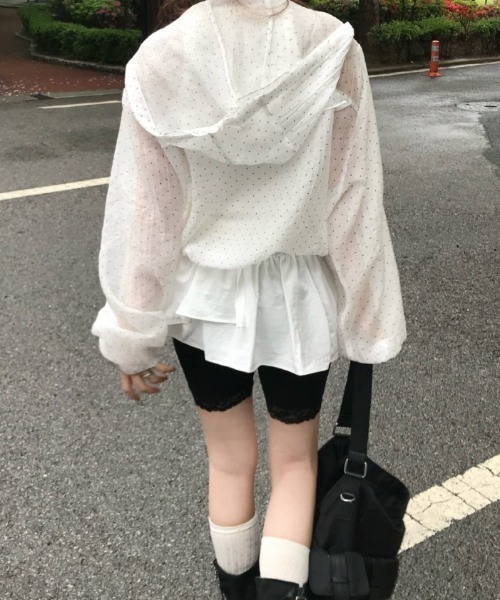 Vipoa(ヴィポア)の「dot zip hoodie(ブルゾン・レディース・ホワイト/ブルー・FREE)」の12枚目の写真