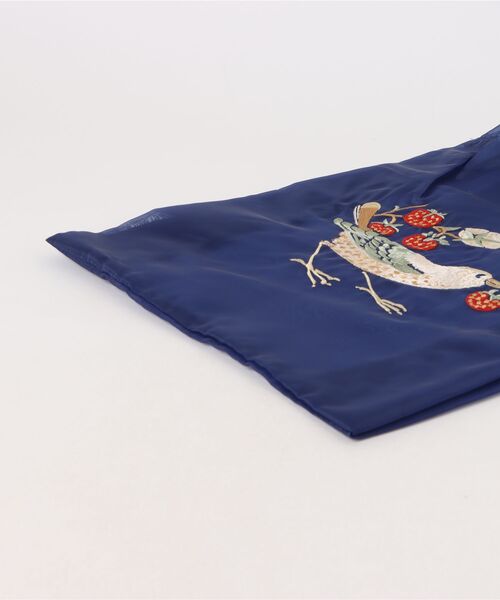 Jubilee(ジュビリー)の「ウィリアムモリス柄 オーガンジー 刺繍エコトートバッグ(ショルダーバッグ・レディース・その他1/その他2・FREE)」の20枚目の写真