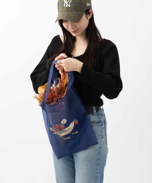 Jubilee(ジュビリー)の「ウィリアムモリス柄 オーガンジー 刺繍エコトートバッグ(ショルダーバッグ・レディース・その他1/その他2・FREE)」の1枚目の写真