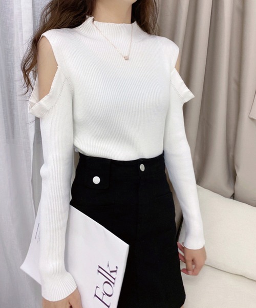 ADDITION STORE(アディションストア)の「\肩からフェロモン♪/肩出しクロップド丈 長袖ニット(ニット/セーター・レディース・ホワイト/ブラウン/レッド/ブラック・FREE)」の1枚目の写真