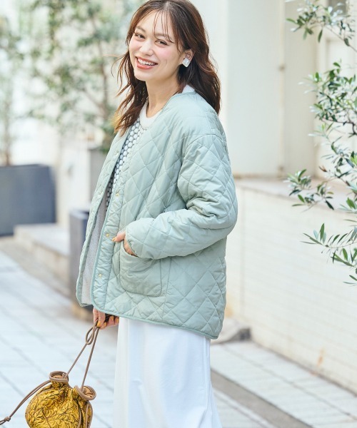 SMILE LAND(スマイルランド)の「<大きいサイズ>裏ボアキルトコート(ノーカラーコート・レディース・ライトグリーン/ブラック/アイボリー・L/LL/3L/4L/5L)」の7枚目の写真