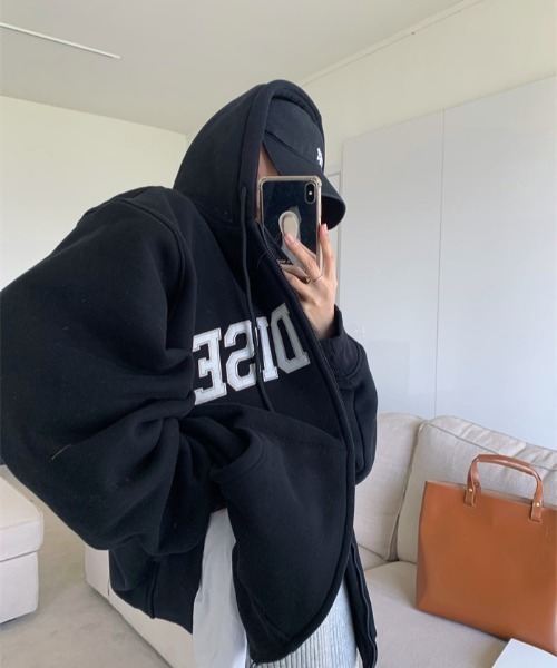 Teem Store(チームストア)の「ワッペンレタリングオーバーサイズジップパーカー(パーカー・レディース・ブラック/ライトグレー・M/L)」の6枚目の写真