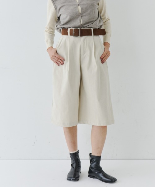 NUJOH（ヌゾ）の「Corduroy Bermuda Pants with Belt / ベルト付きコーデュロイバミューダパンツ（その他パンツ・レディース・ベージュ/ネイビー/ブラウン・SMALL/MEDIUM）」の21枚目の写真