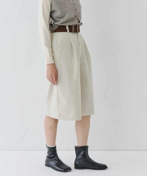 NUJOH（ヌゾ）の「Corduroy Bermuda Pants with Belt / ベルト付きコーデュロイバミューダパンツ（その他パンツ・レディース・ベージュ/ネイビー/ブラウン・SMALL/MEDIUM）」の19枚目の写真