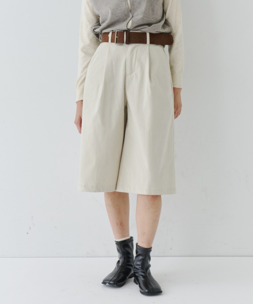 NUJOH（ヌゾ）の「Corduroy Bermuda Pants with Belt / ベルト付きコーデュロイバミューダパンツ（その他パンツ・レディース・ベージュ/ネイビー/ブラウン・SMALL/MEDIUM）」の20枚目の写真