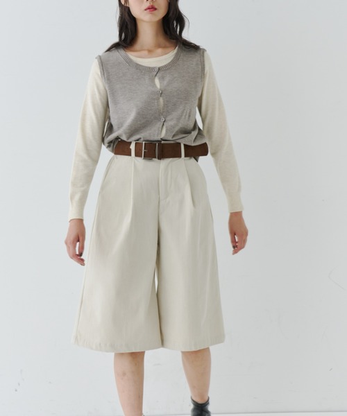 NUJOH（ヌゾ）の「Corduroy Bermuda Pants with Belt / ベルト付きコーデュロイバミューダパンツ（その他パンツ・レディース・ベージュ/ネイビー/ブラウン・SMALL/MEDIUM）」の11枚目の写真