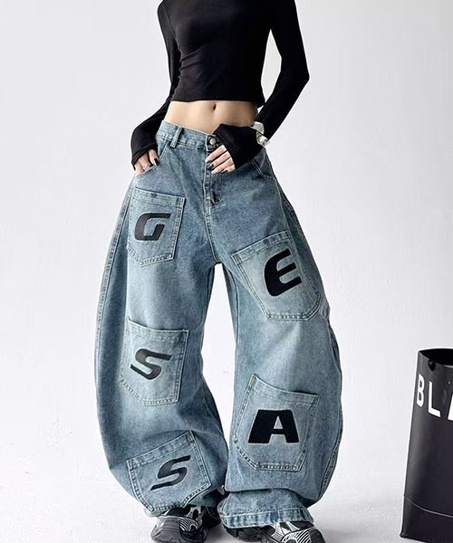 gossip!ロサンゼルス(ゴシップロサンゼルス)の「アルファベットパッチ マルチポケット ワイドバギーデニムパンツ レディース ハイウエスト Y2K ストリート系 デニム(デニムパンツ・レディース・ブルー・M/L)」の10枚目の写真