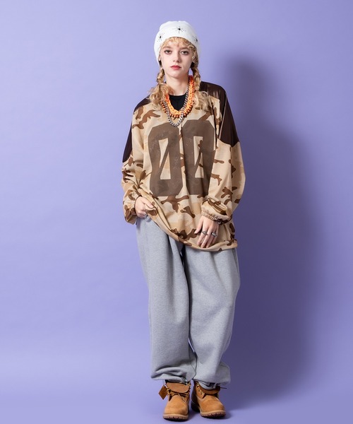 a.p.o.v.（エーピーオービー）の「a.p.o.v. カモフラ柄メッシュショルダーパッチナンバリングオーバーサイズゲームシャツ（Tシャツ/カットソー・メンズ・カーキ/グレー/ベージュ・ONESIZE）」の6枚目の写真