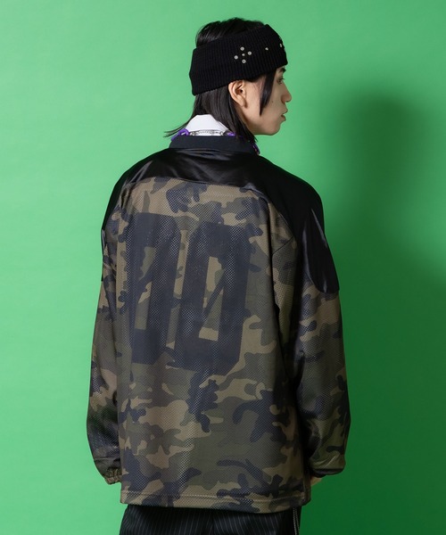 a.p.o.v.（エーピーオービー）の「a.p.o.v. カモフラ柄メッシュショルダーパッチナンバリングオーバーサイズゲームシャツ（Tシャツ/カットソー・メンズ・カーキ/グレー/ベージュ・ONESIZE）」の13枚目の写真