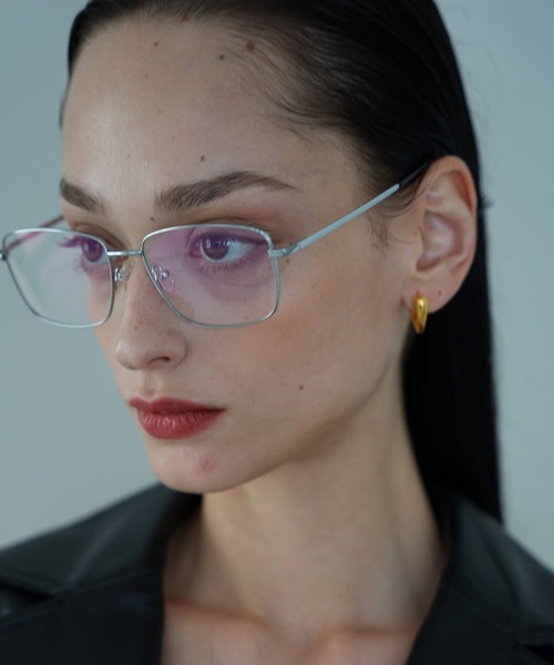 NUEF （ヌエフ）の「スクエア型｜クリアレンズ｜メタルフレーム｜紫外線対策｜UVカット｜眼鏡｜NUEF｜クラシック（メガネ・レディース・ゴールド/シルバー・FREE）」の10枚目の写真