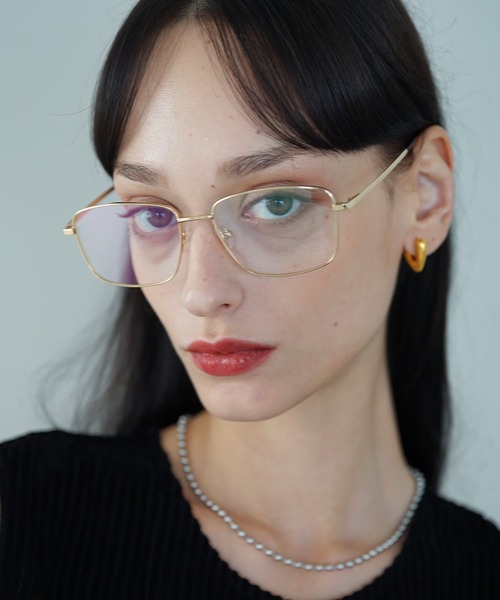 NUEF （ヌエフ）の「スクエア型｜クリアレンズ｜メタルフレーム｜紫外線対策｜UVカット｜眼鏡｜NUEF｜クラシック（メガネ・レディース・ゴールド/シルバー・FREE）」の3枚目の写真
