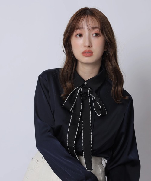 新品タグ付 Apuweiser-riche ライン刺繍ブラウス ホワイト2 ボウタイブラウス（シャツ/ブラウス）｜Apuweiser-riche（アプワイザー