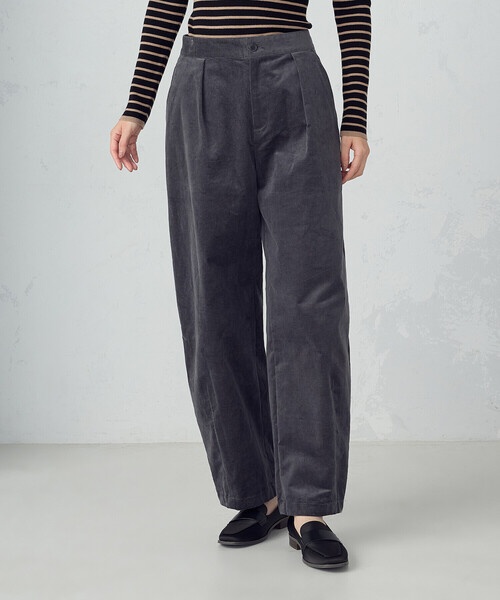 COMME CA ISM(コムサイズム)の「コーデュロイ カービーパンツ(その他パンツ・レディース・チャコール/ブラウン・LARGE/MEDIUM)」の9枚目の写真