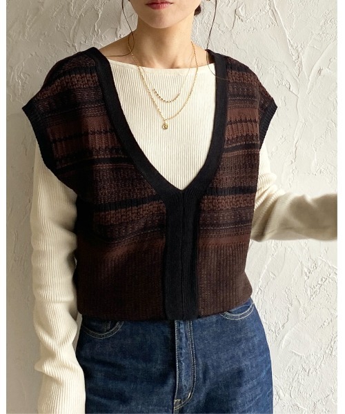 She's Closet(シーズクローゼット)の「深Vネック配色ジャガード柄ショートニットベスト(ベスト・レディース・アイボリー/グレー/ブラウン・FREE)」の6枚目の写真