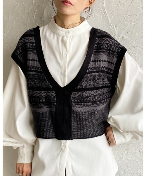 She's Closet(シーズクローゼット)の「深Vネック配色ジャガード柄ショートニットベスト(ベスト・レディース・アイボリー/グレー/ブラウン・FREE)」の8枚目の写真