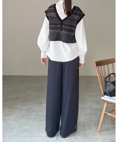 She's Closet(シーズクローゼット)の「深Vネック配色ジャガード柄ショートニットベスト(ベスト・レディース・アイボリー/グレー/ブラウン・FREE)」の14枚目の写真