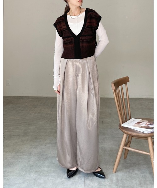 She's Closet(シーズクローゼット)の「深Vネック配色ジャガード柄ショートニットベスト(ベスト・レディース・アイボリー/グレー/ブラウン・FREE)」の15枚目の写真
