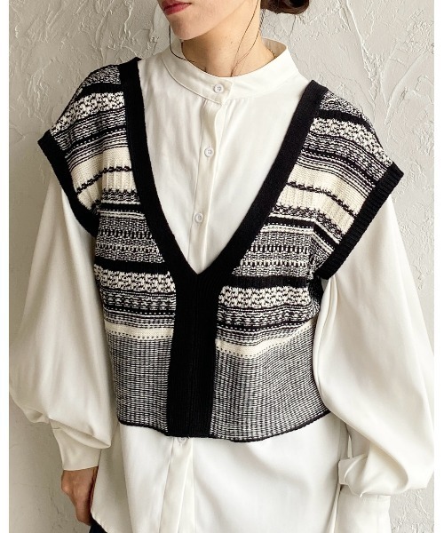 希少モデル✨CHANEL ニット　総柄　ベスト セール】深Vネック配色ジャガード柄ショートニットベスト（ベスト